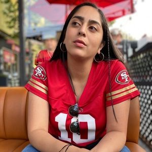 Meet your Posher, Ester